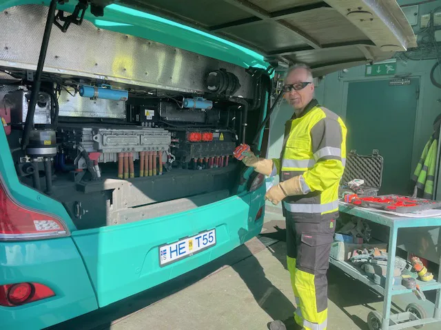 Battery service in a YES-EU workshop
