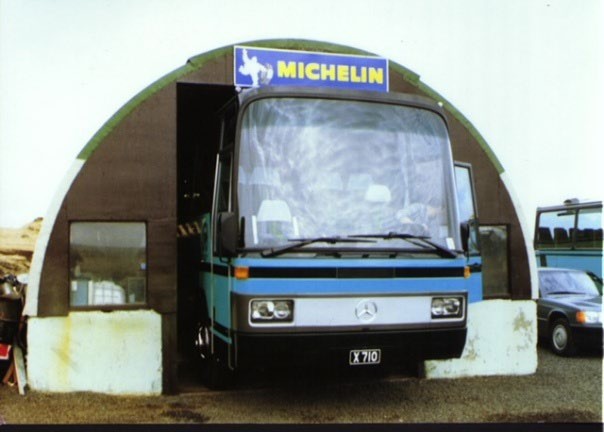 The first workshop: a coach inside the Nissen-hut shed, 1971