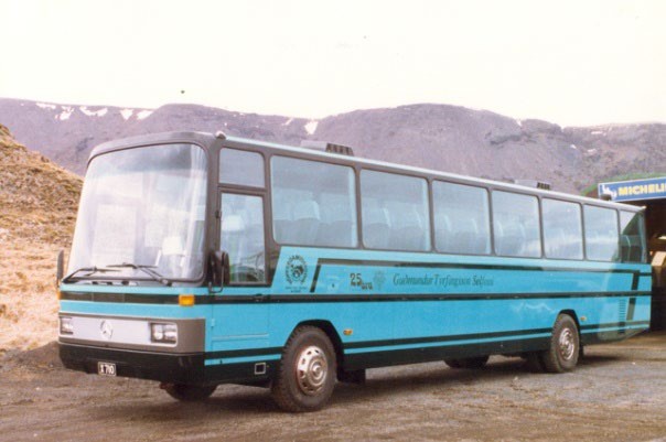 A green family-colour coach in the Icelandic highlands, 1987